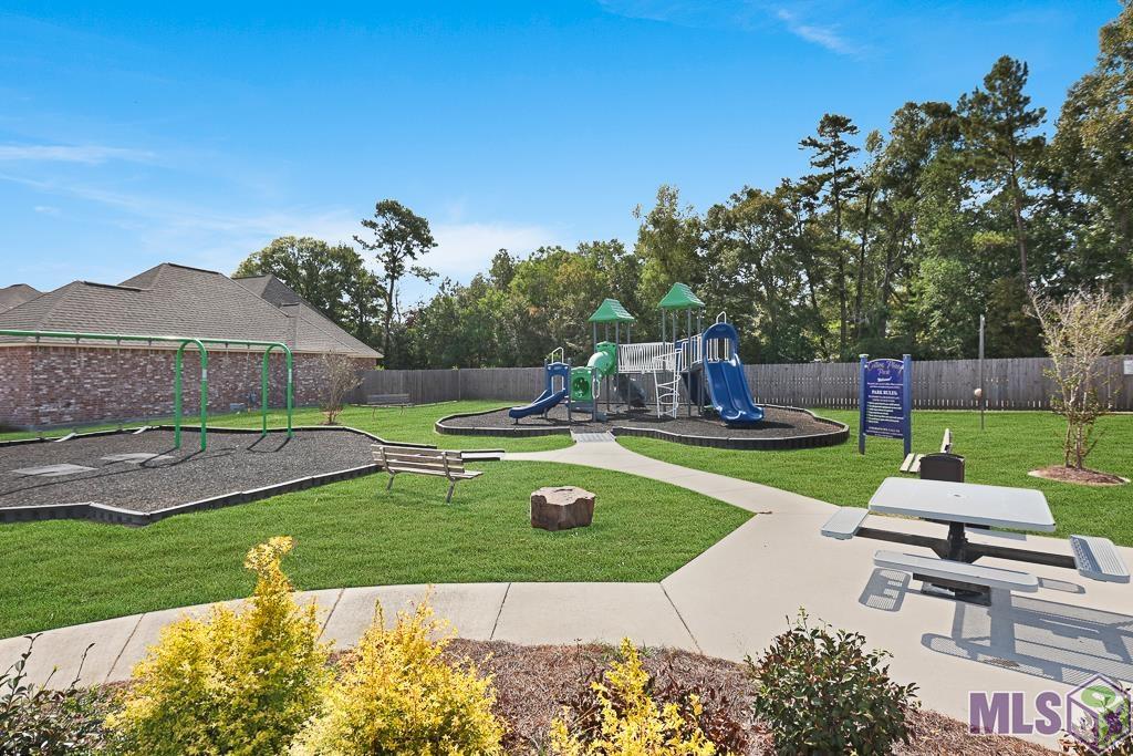 13380 Williamsburg Dr