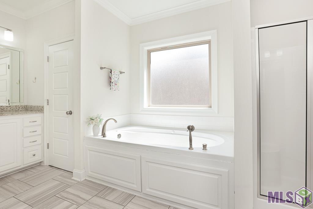 13380 Williamsburg Dr