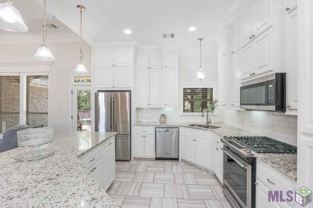 13380 Williamsburg Dr