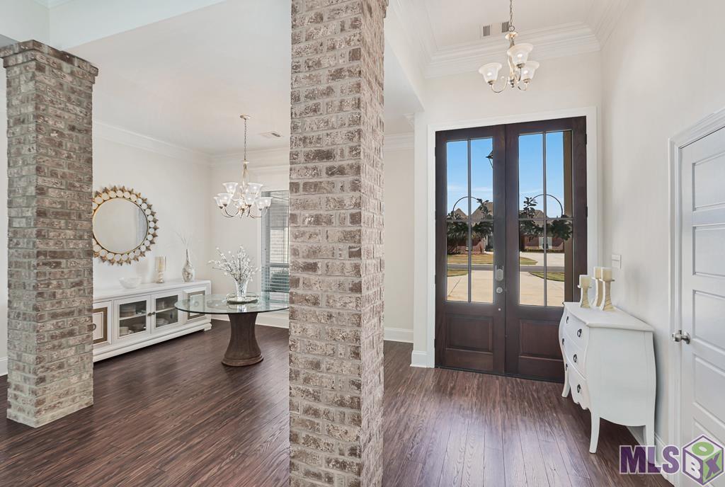 13380 Williamsburg Dr