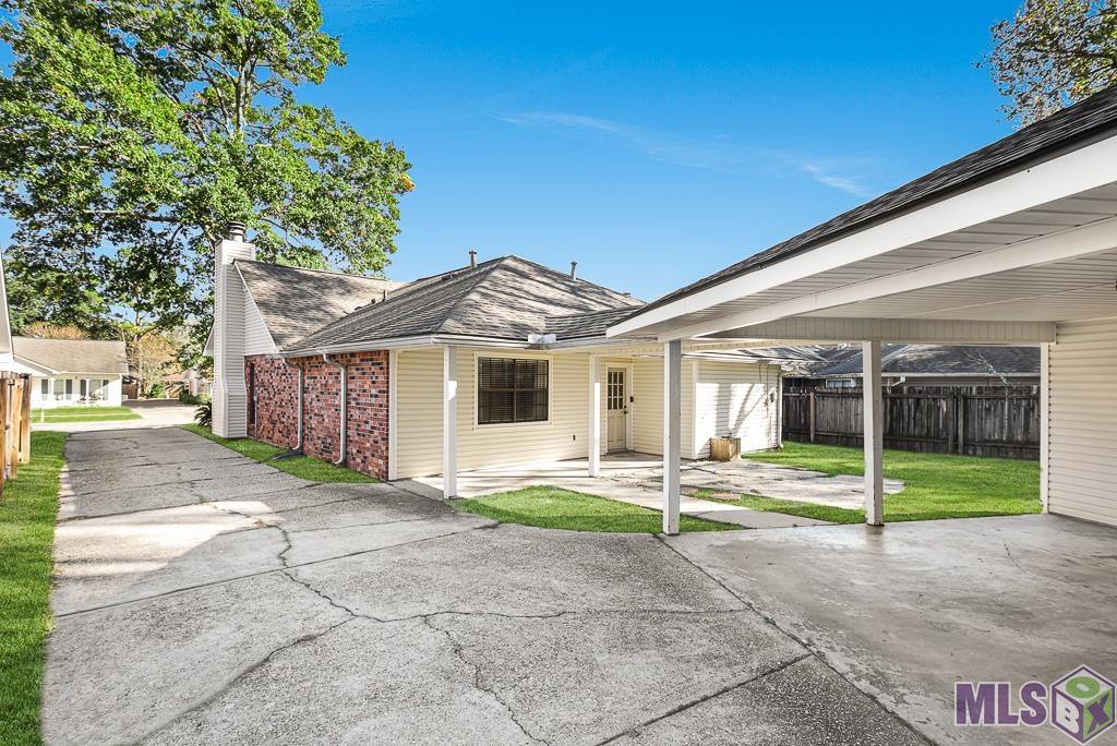 4026 Country Hill Dr