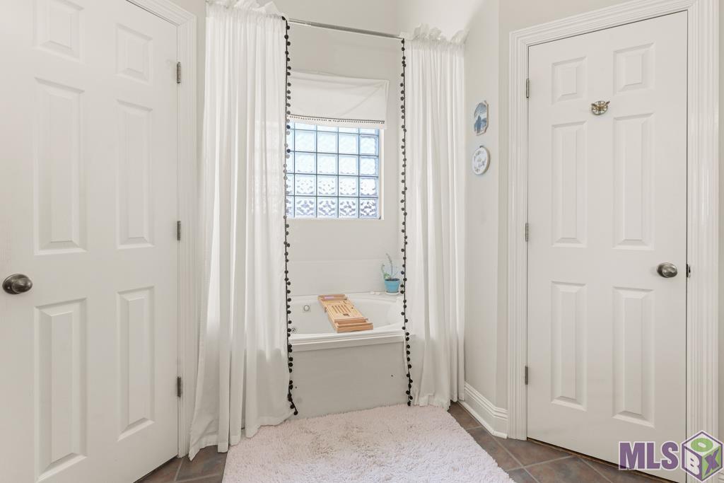 36358 Stanton Hall