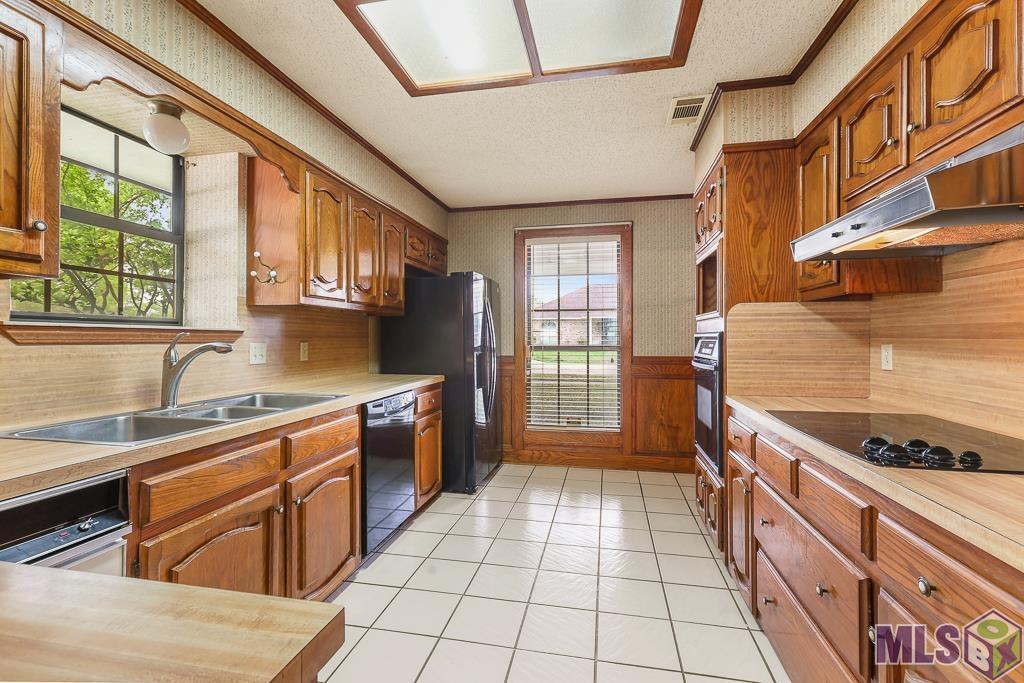 11033 Jack Kramer Dr