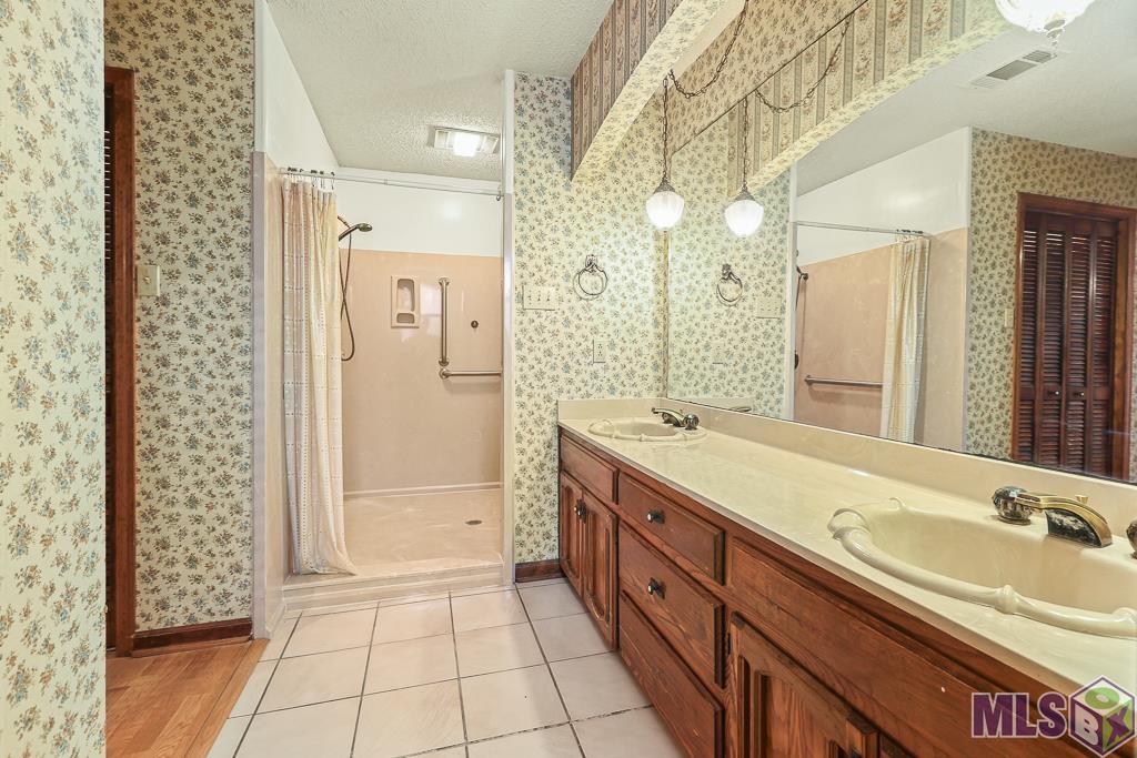 11033 Jack Kramer Dr