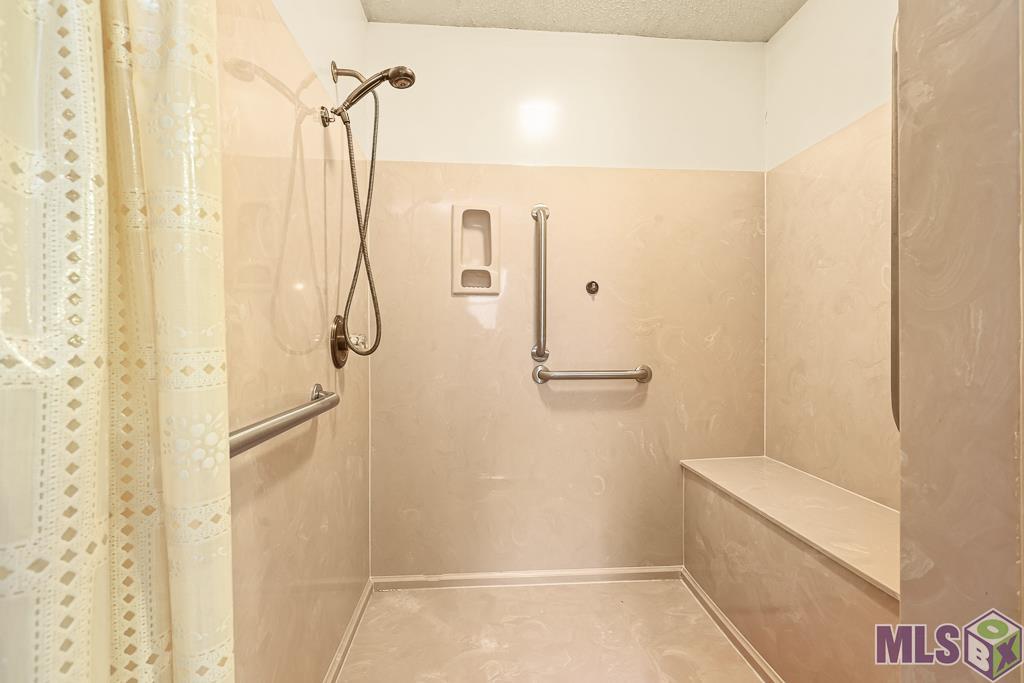 11033 Jack Kramer Dr