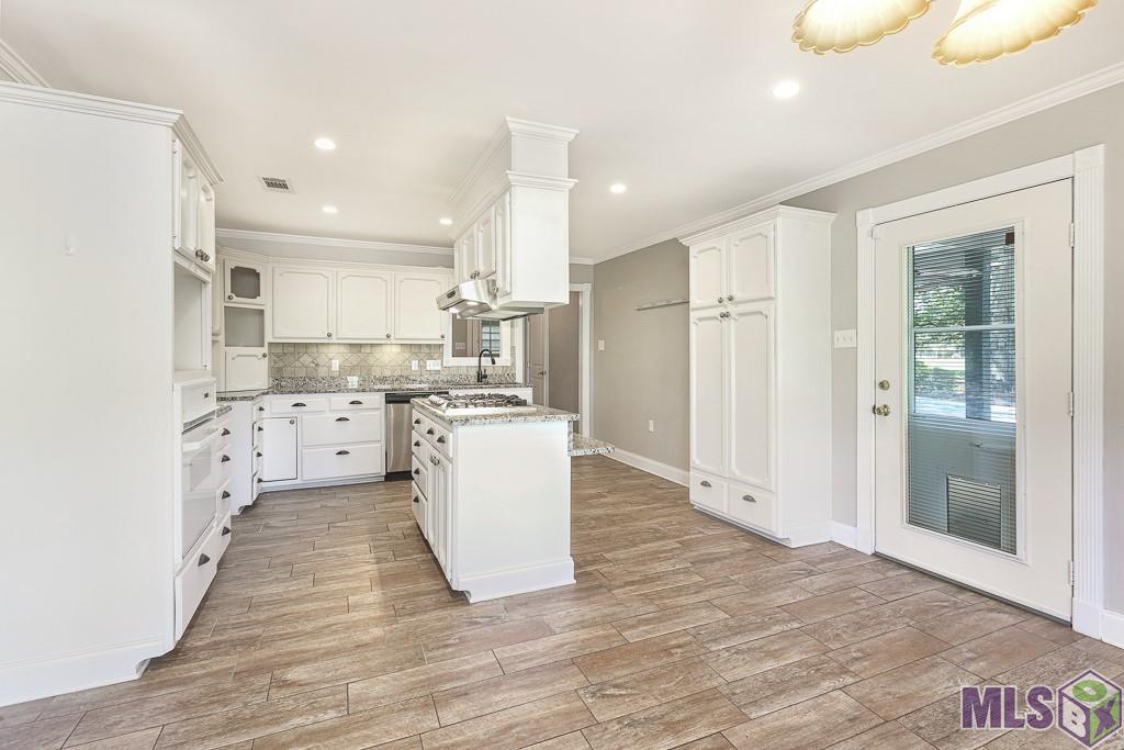 10215 Arnold Rd