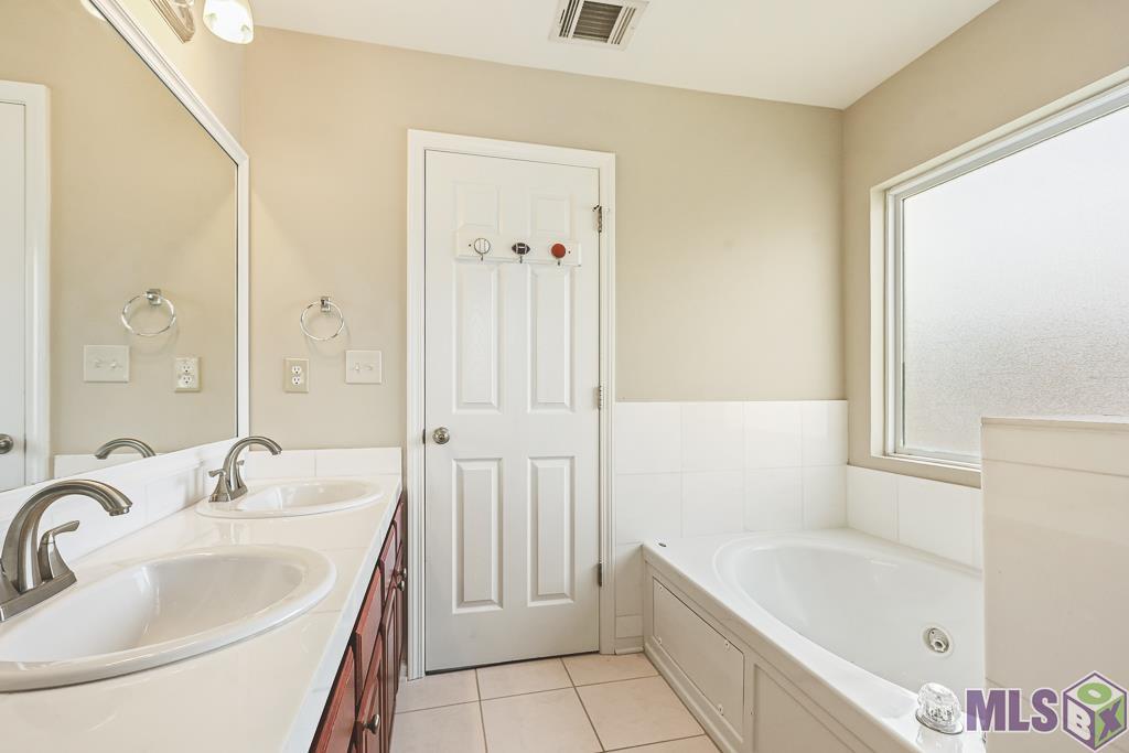 521 Glenway Dr