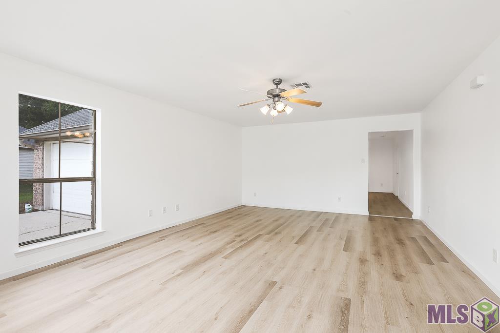 23866 Sunnybrook Ln