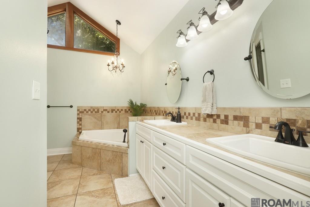 7575 Hickory Ridge Dr