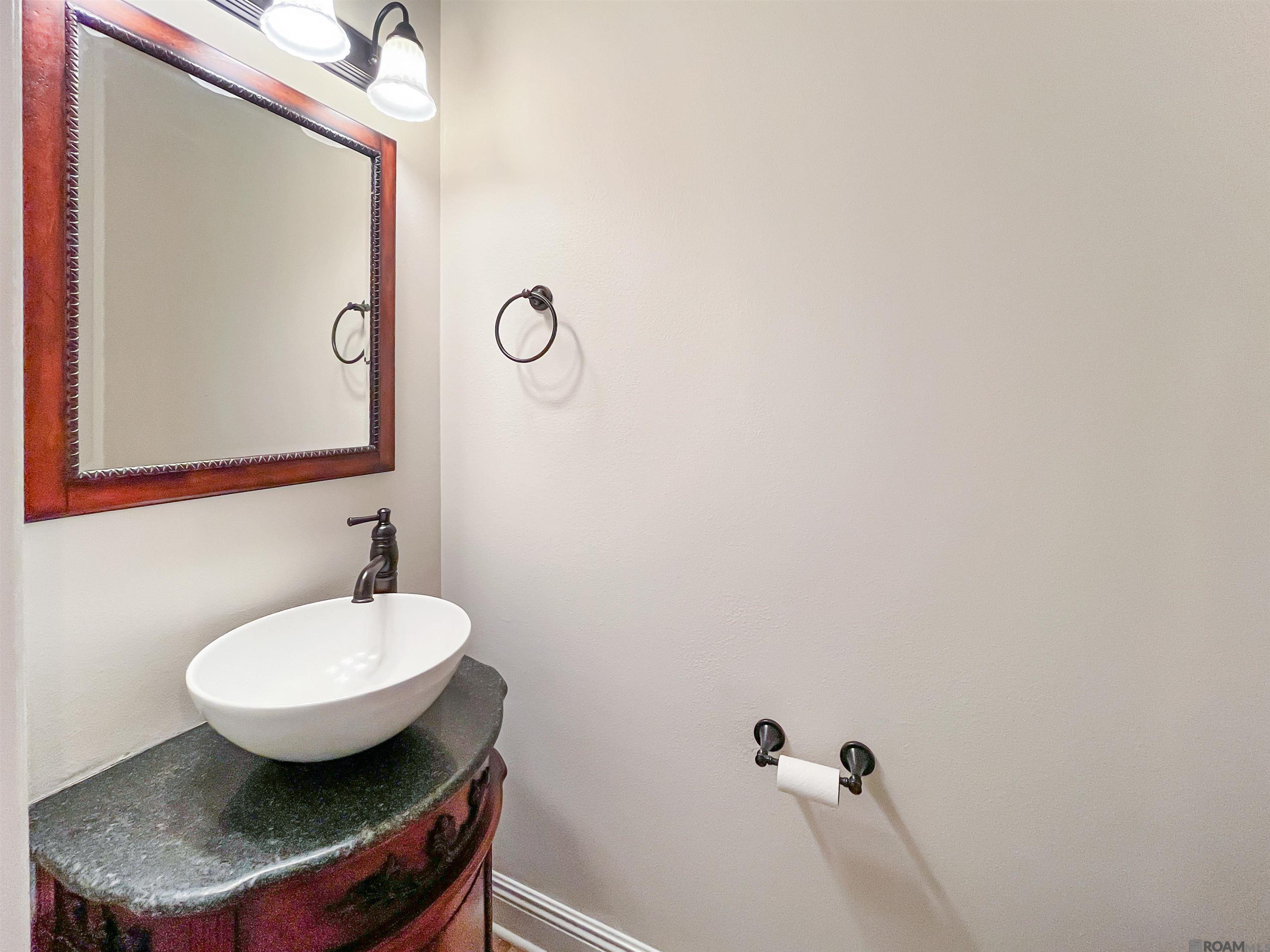 8180 Beechwood