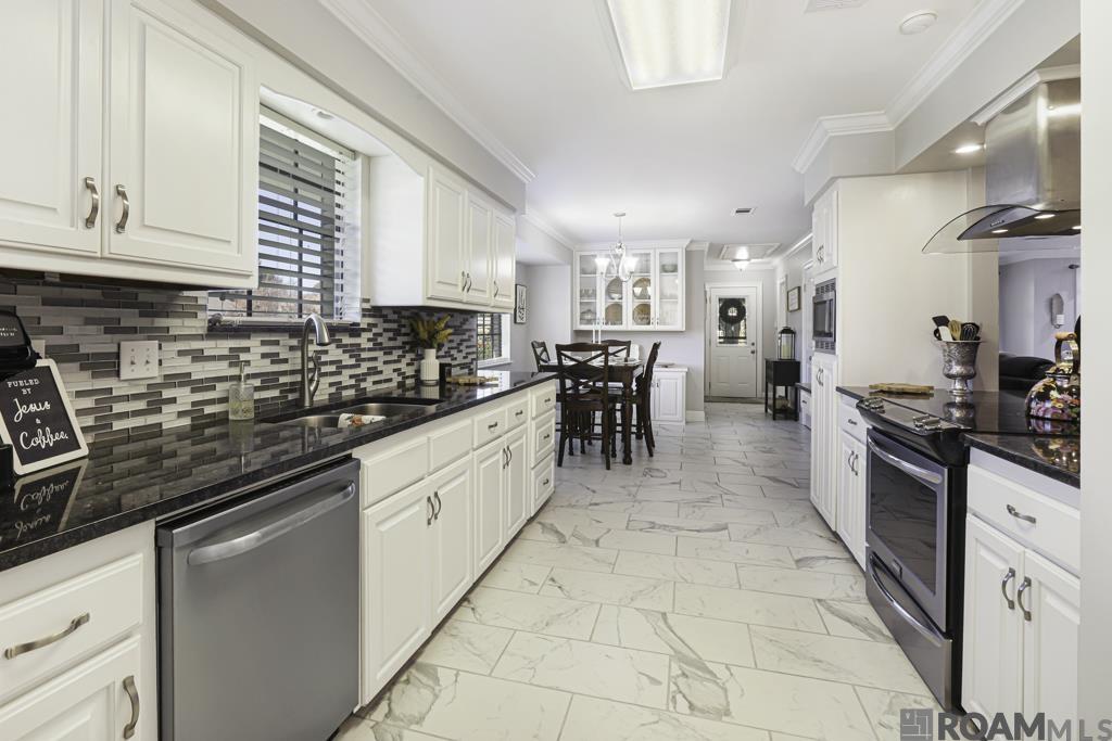 11907 Lake Sherwood Ave