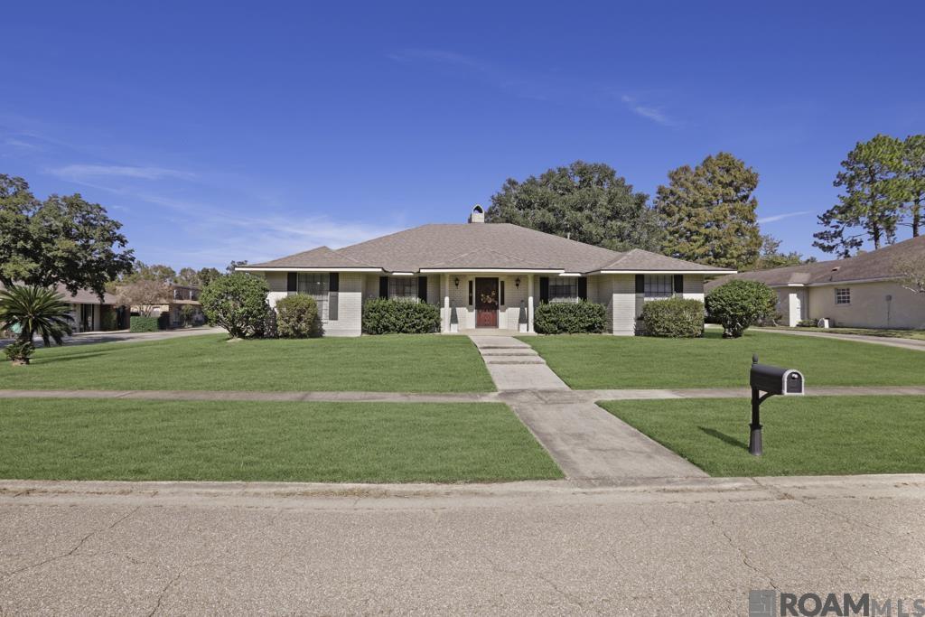 11907 Lake Sherwood Ave