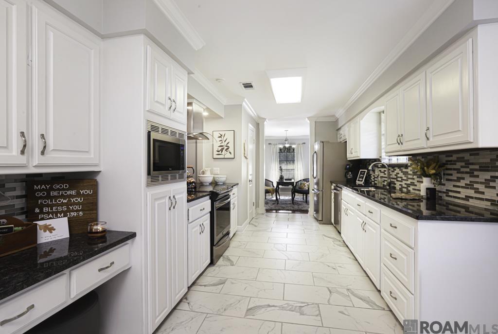 11907 Lake Sherwood Ave