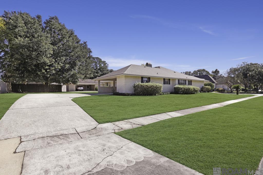 11907 Lake Sherwood Ave