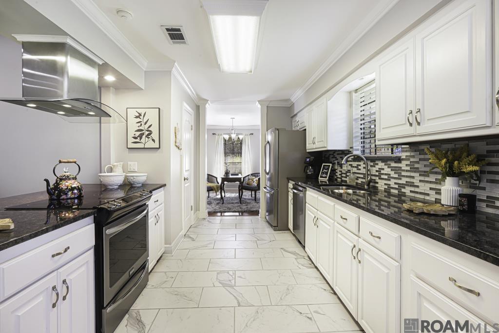 11907 Lake Sherwood Ave