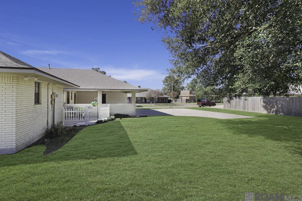 11907 Lake Sherwood Ave