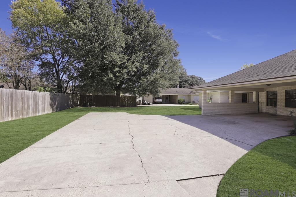 11907 Lake Sherwood Ave