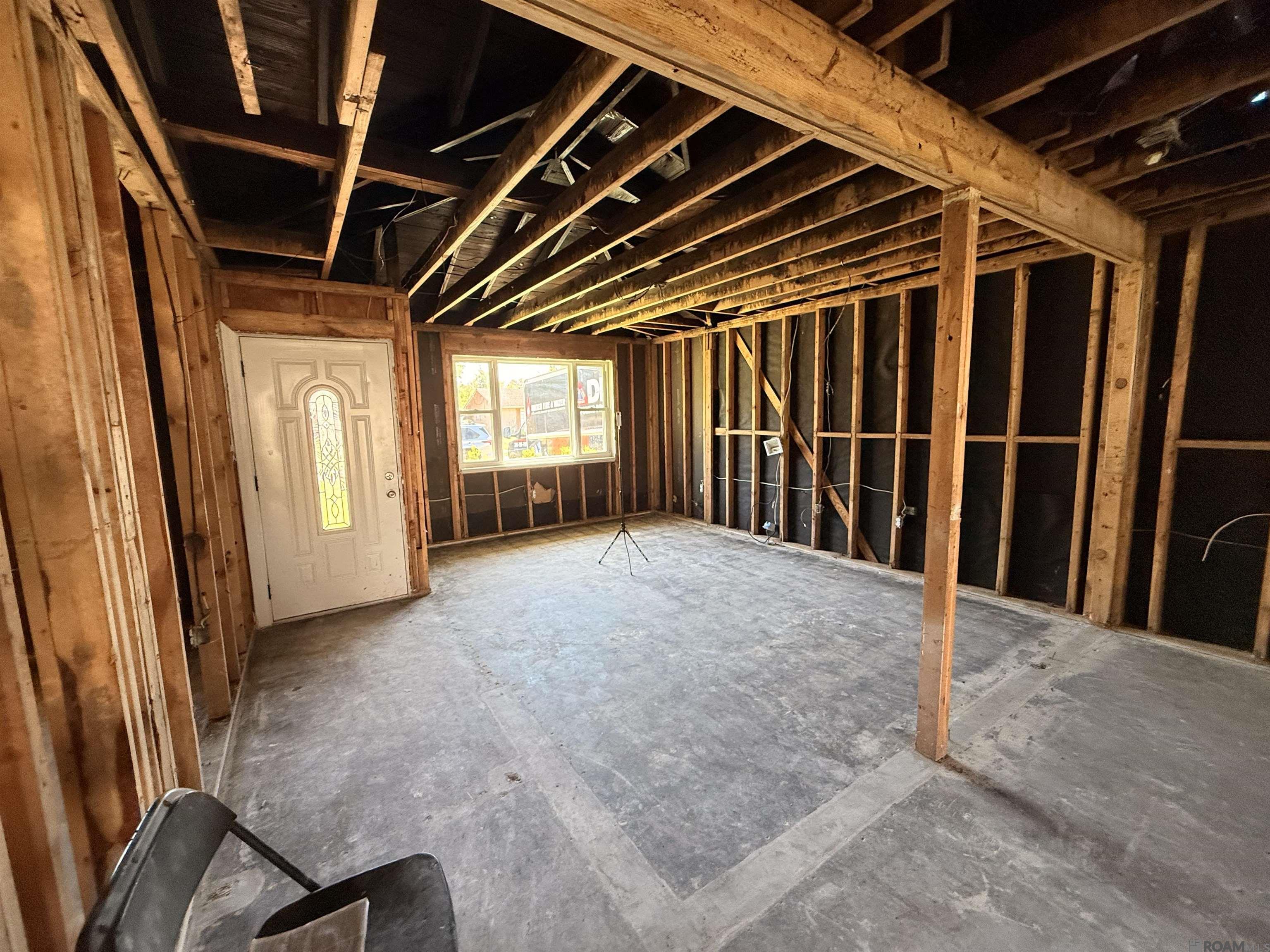 14437 Locust Dr
