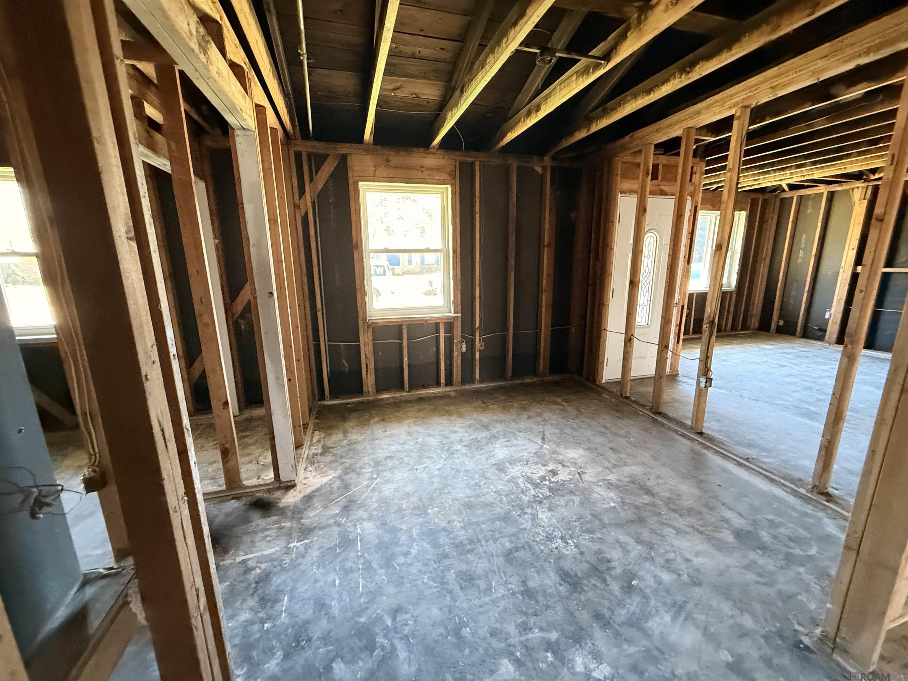 14437 Locust Dr