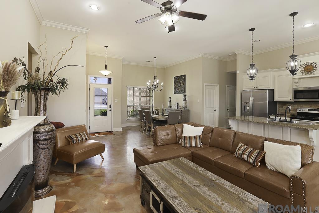 28319 Lake Sabine Dr