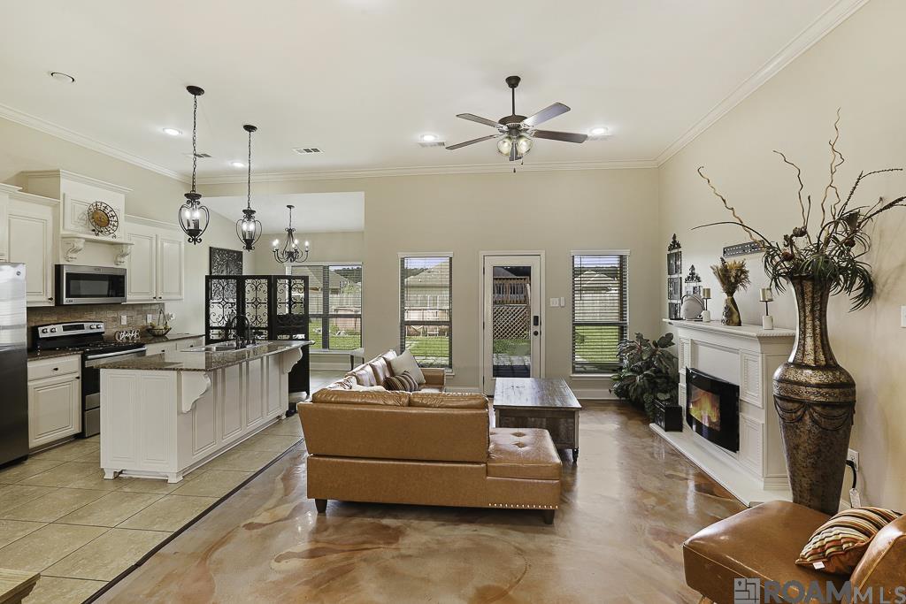 28319 Lake Sabine Dr