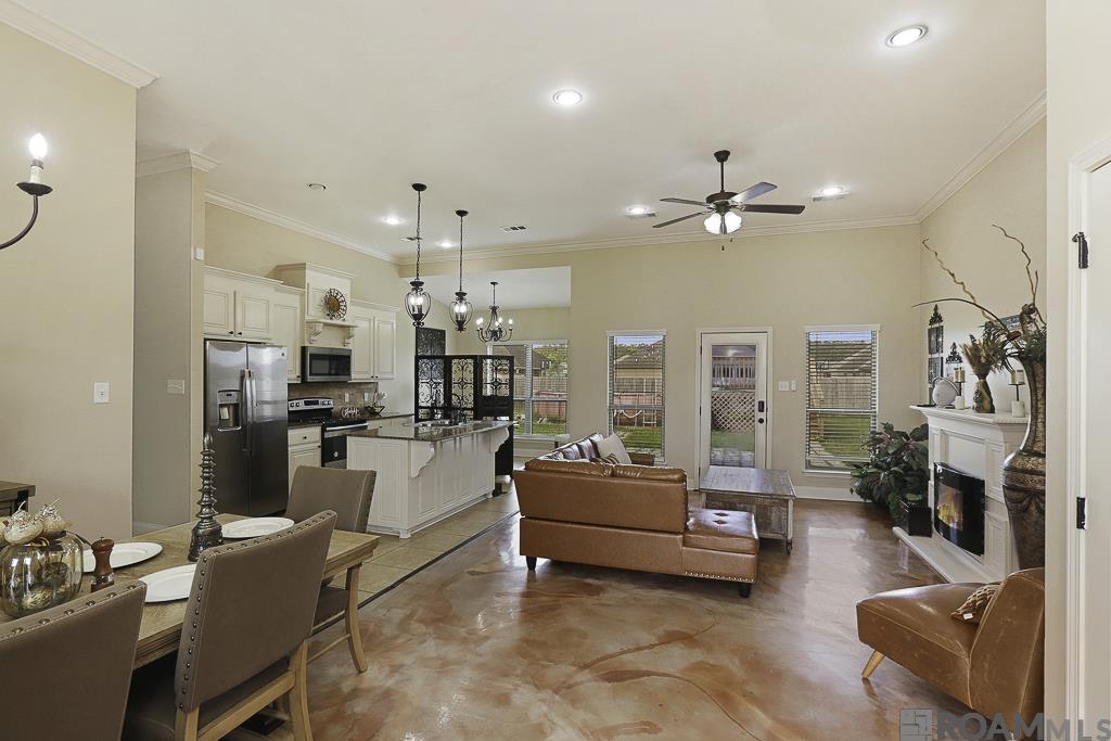 28319 Lake Sabine Dr