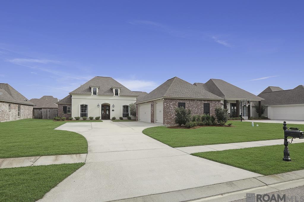 7323 Bessie Dr