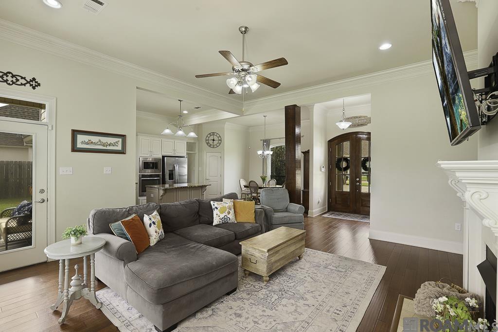 7323 Bessie Dr