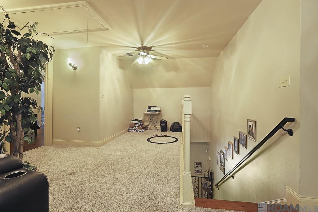 8567 Pin Oak Dr