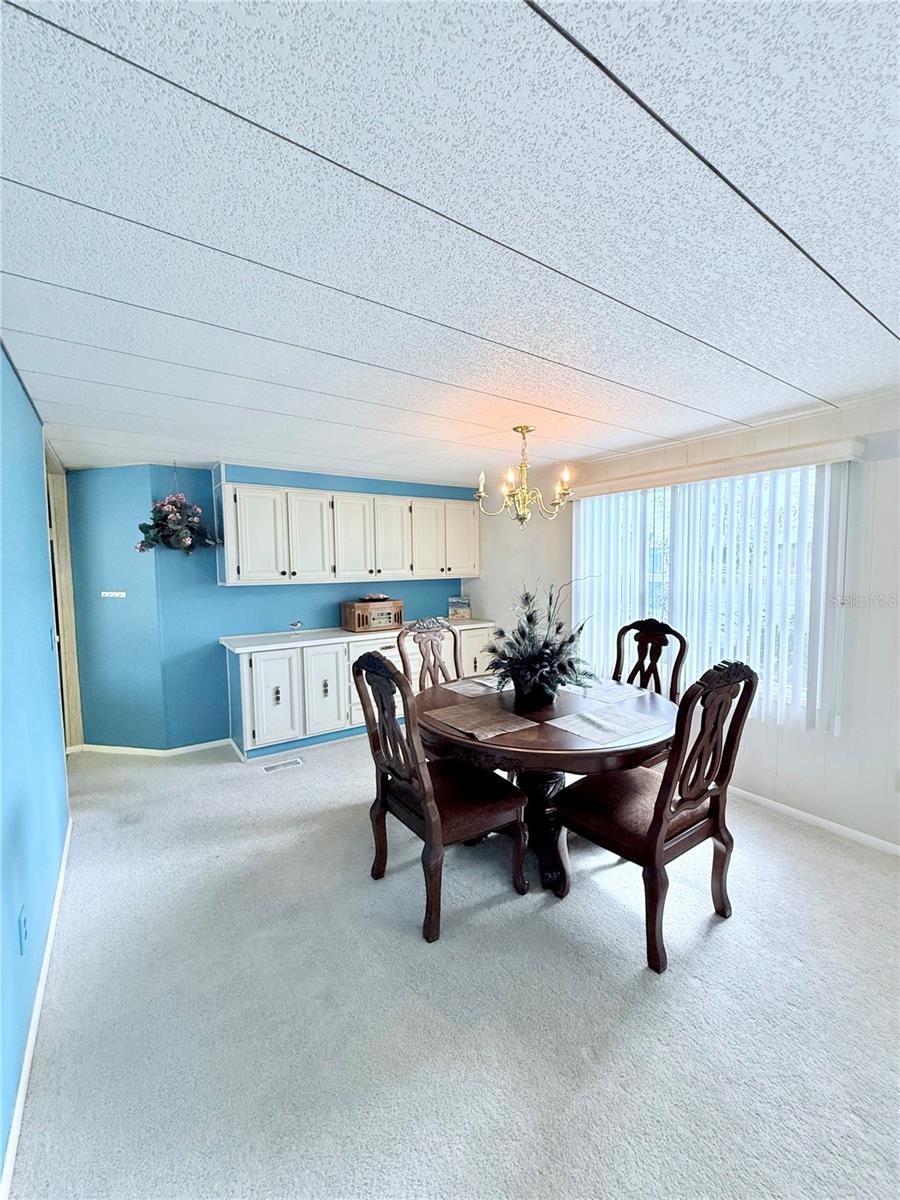622 ELIZABETH LN