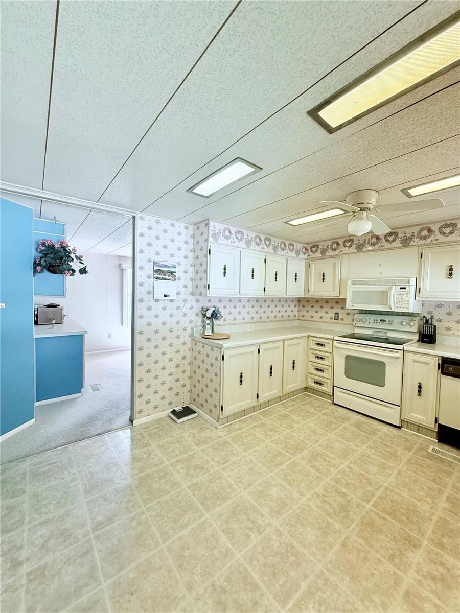 622 ELIZABETH LN