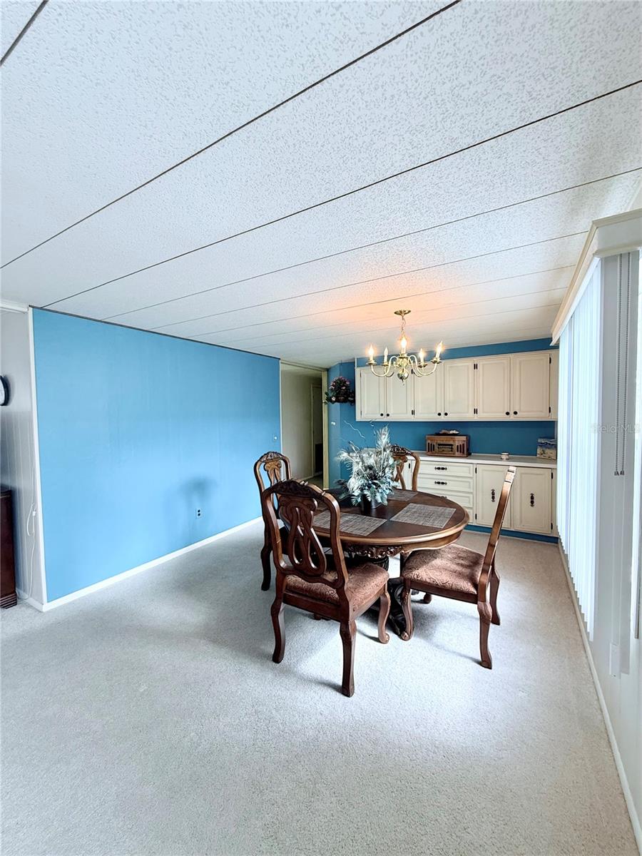 622 ELIZABETH LN