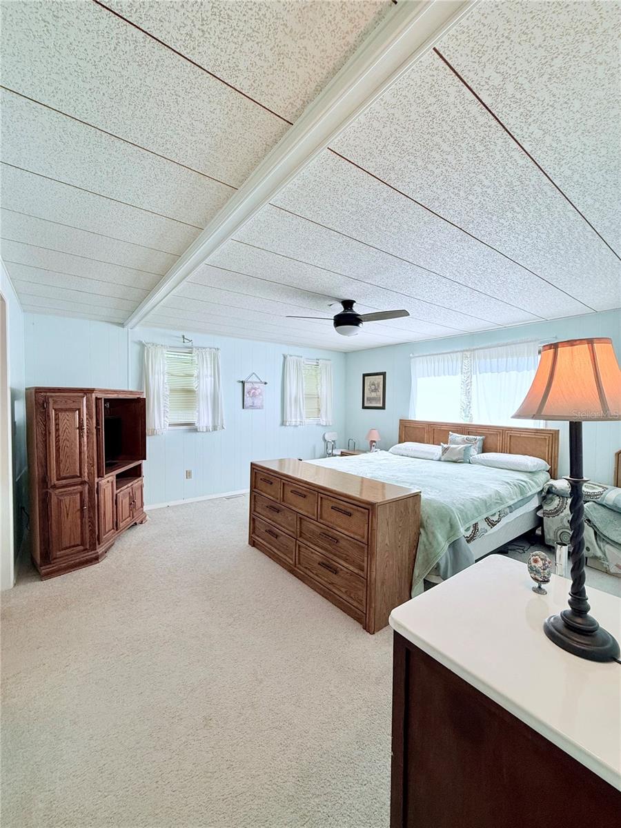 622 ELIZABETH LN
