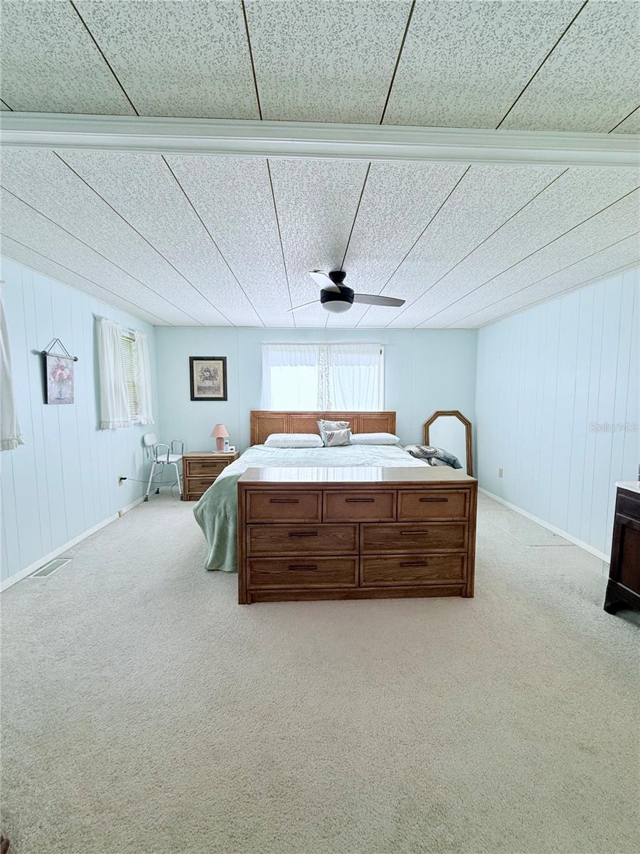 622 ELIZABETH LN