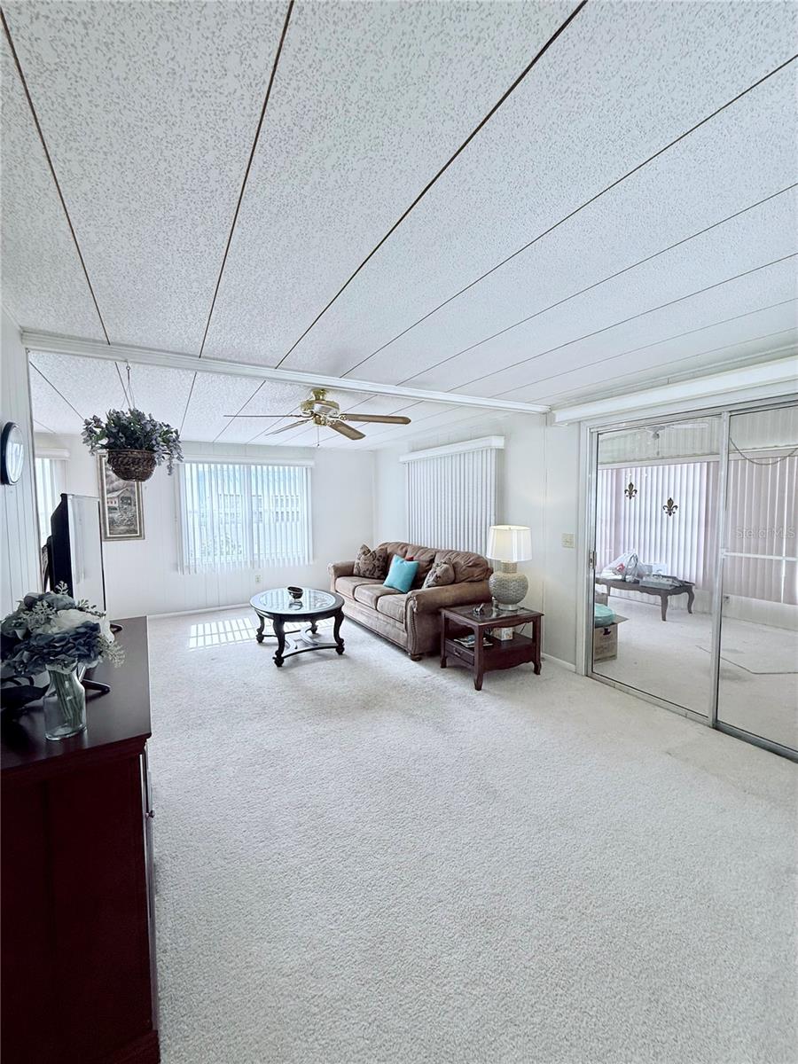 622 ELIZABETH LN