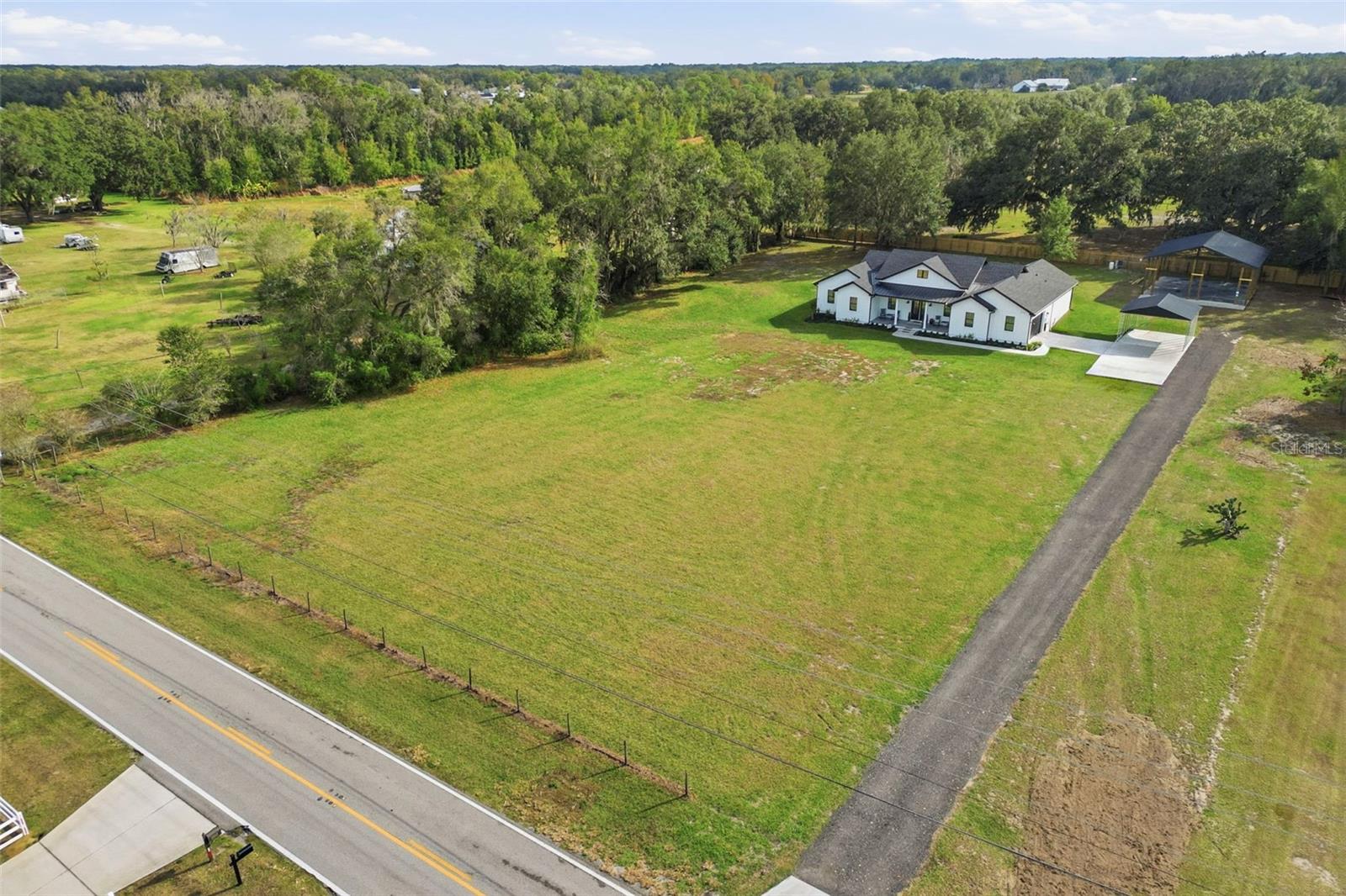 SOCRUM LOOP RD W