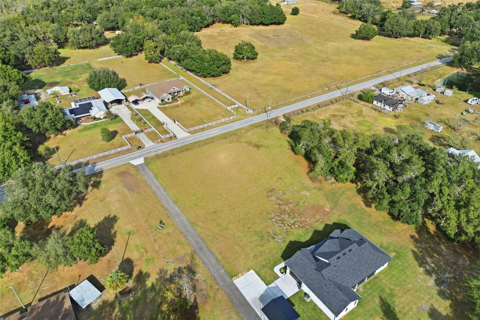 SOCRUM LOOP RD W