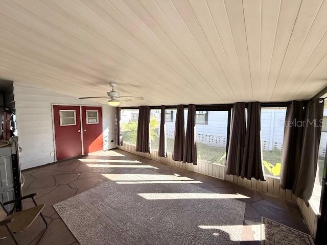 1011 ELIZABETH LN