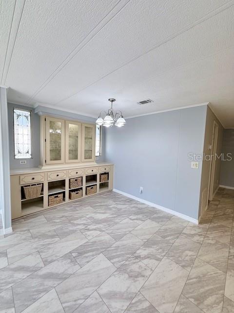 1011 ELIZABETH LN