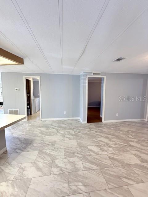 1011 ELIZABETH LN