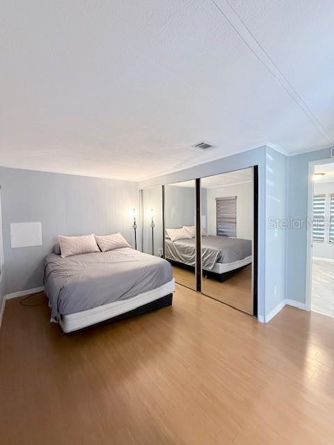1011 ELIZABETH LN