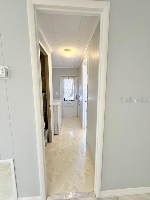 1011 ELIZABETH LN