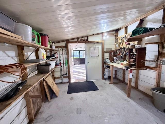 1011 ELIZABETH LN