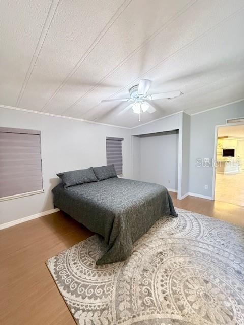 1011 ELIZABETH LN