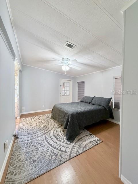 1011 ELIZABETH LN