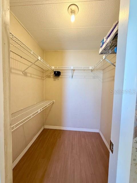 1011 ELIZABETH LN