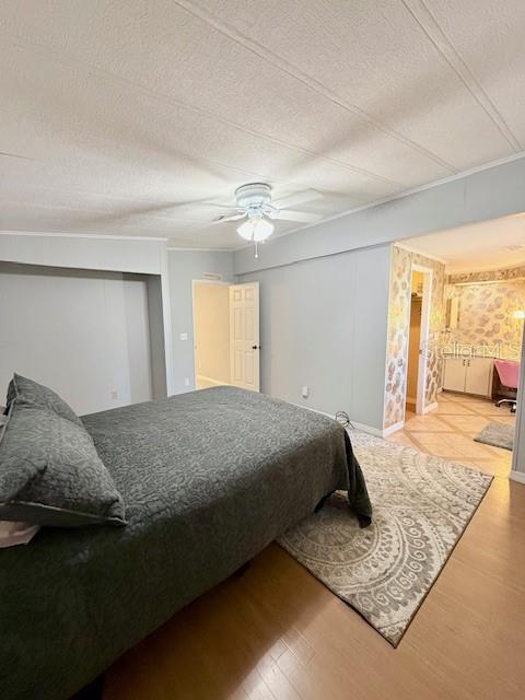 1011 ELIZABETH LN