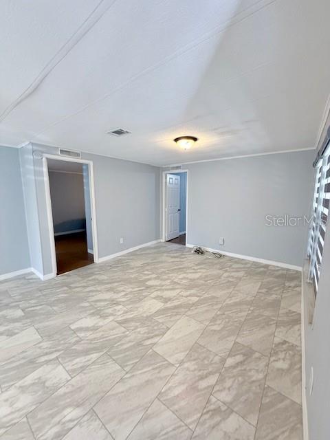 1011 ELIZABETH LN
