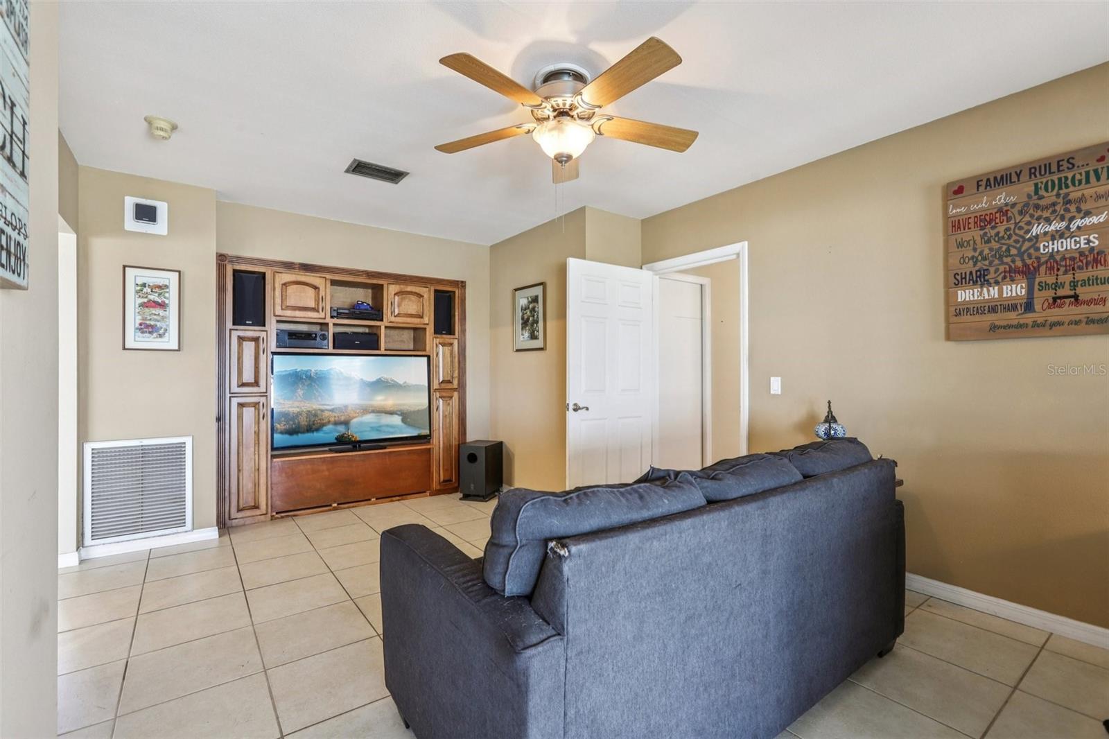 3050 CRUMP RD