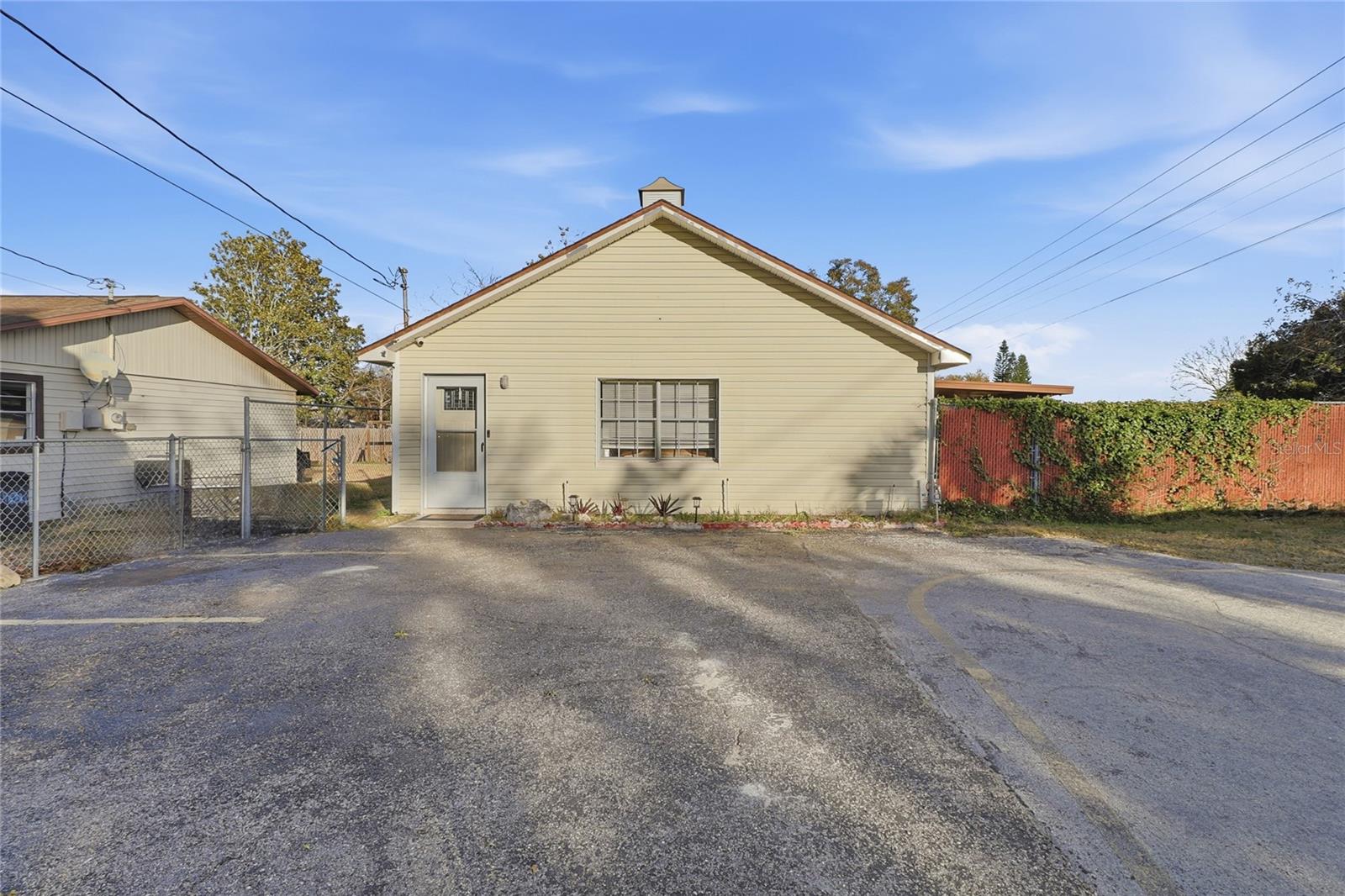 11004 MARTHA AVE